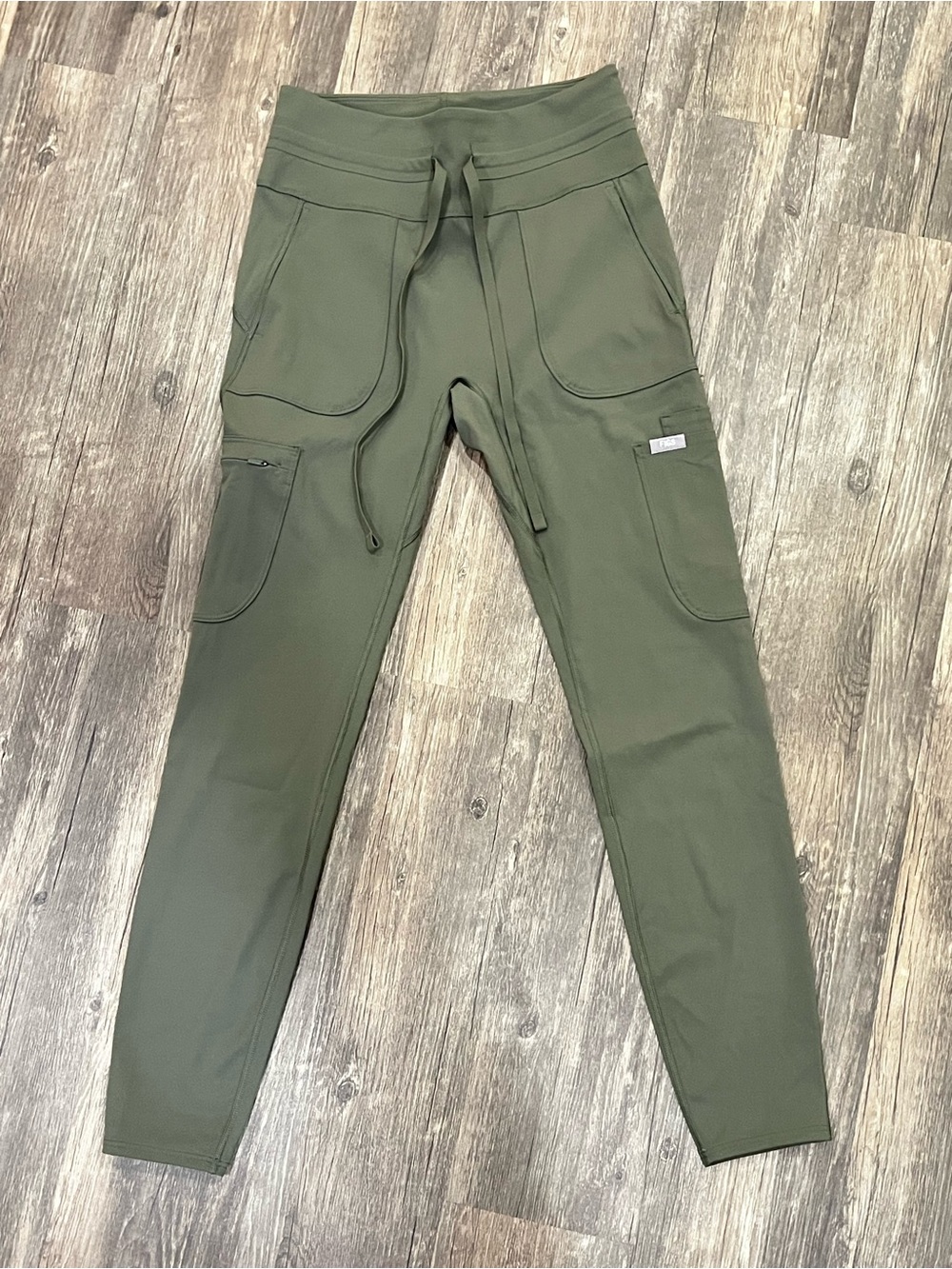FIGS Slim Cargo Jogger Scrub Pants Womens Small Olive Green Utility